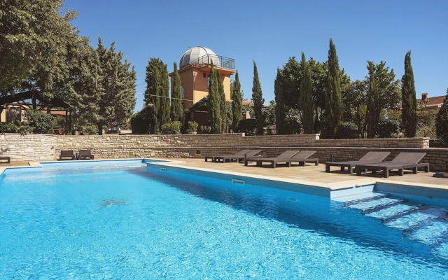 Modern Apartment in Pula With Swimming Pool