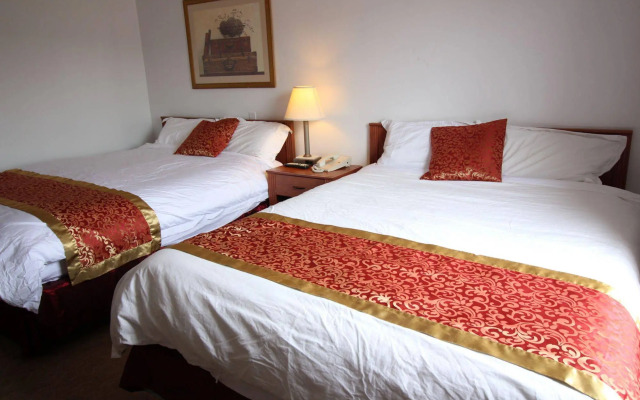 Redwood Motor Inn