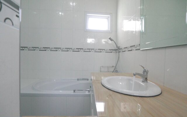 V Residence