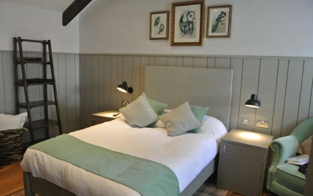 The Crown Pub, Dining & Rooms