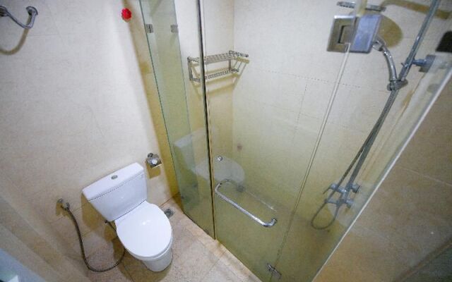 OYO 241 Hp Home Hotel