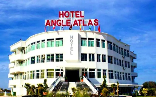 Angle Atlas Hotel