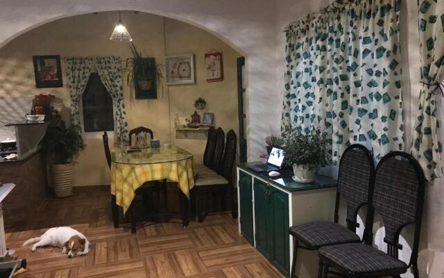 Nhà Tím Homestay