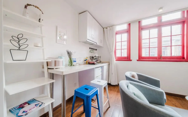 Cozy Apartment Best Location 302