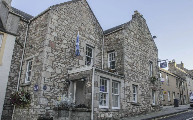 Meadhon House