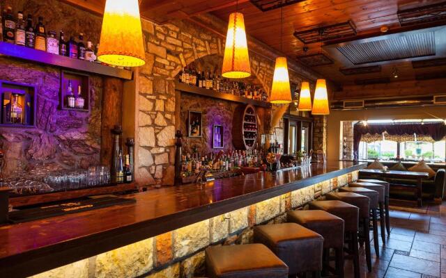 Aiolides Hotel