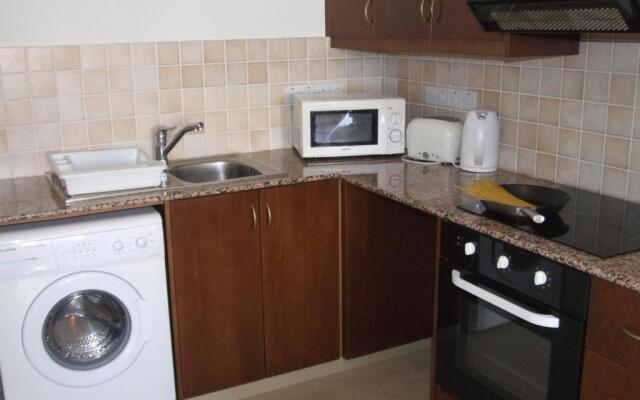 2 bedroom apartment E8 located pool level, sea view, FREE WIFI