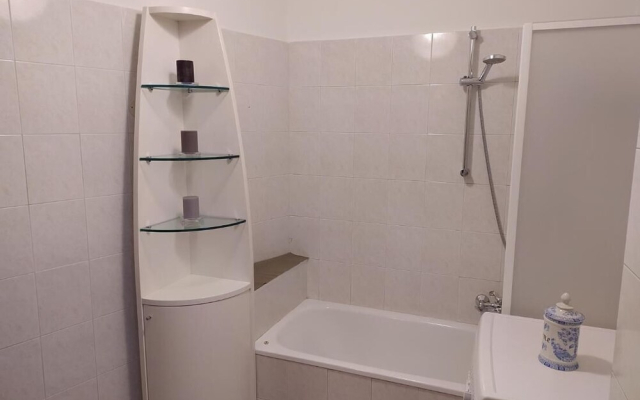 Golden Bed Home - Feel Like Home