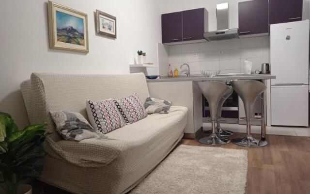 Apartment Bride's Rock