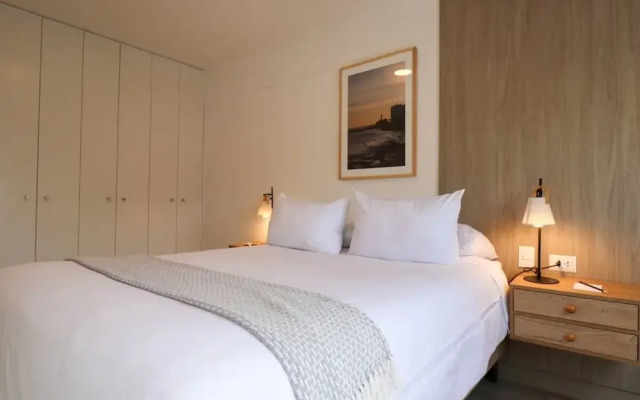 w Amazing 2BR With Balcony in Miraflores