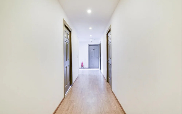 Modern Spacious Room Near Madiwala Lake BTM Layout