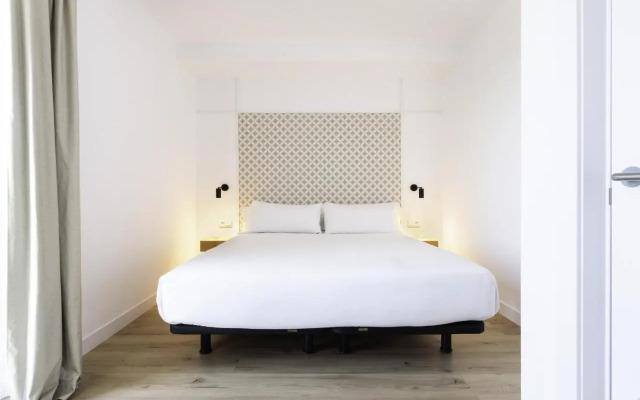 Port Plaza Apartments