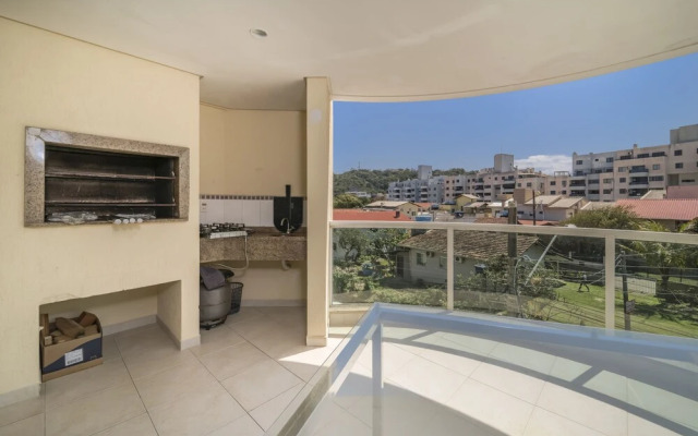 896 - Cobertura com piscina e vista mar