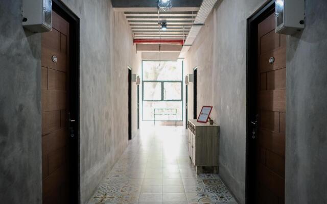 RedDoorz near Trans Studio Mall Cibubur 3