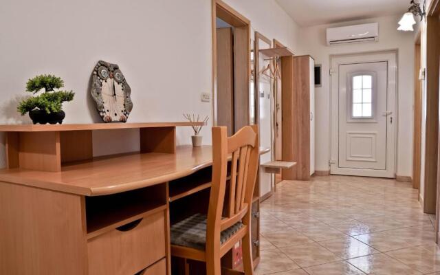 Apartment Dalibor 1870