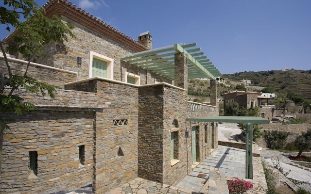 Sun-rock house by the sea by VillaRentalsgr