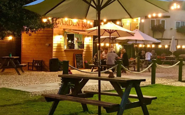 Greyhound Country Inn