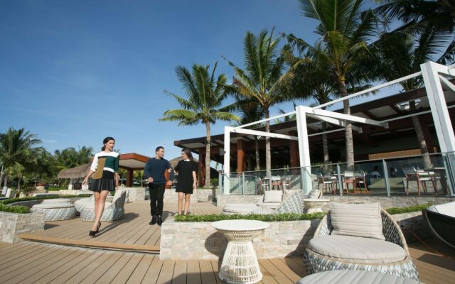 Crimson Resort and Spa Mactan