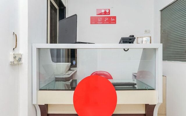 OYO 19677 Hotel Gurukrupa