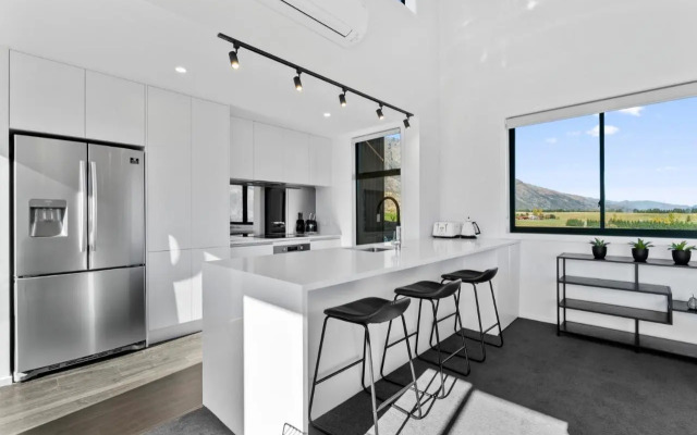A Remarkable Stay - Jack's Point Holiday Home