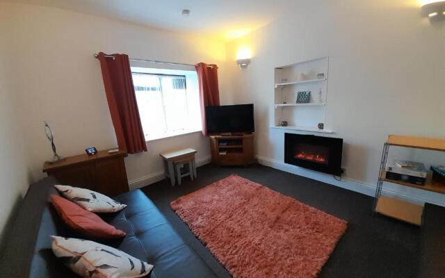 Cosy Apartment Close to Tunnels Beaches