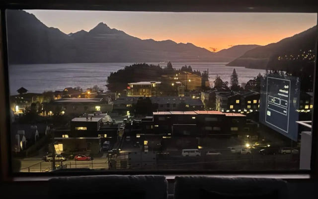 Panoramic Views - 10 minutes walk to Town
