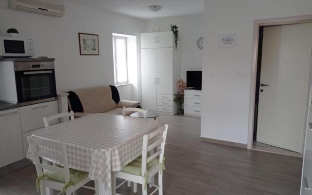 Apartment Perica - 10 m from sea