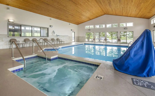 Comfort Inn & Suites