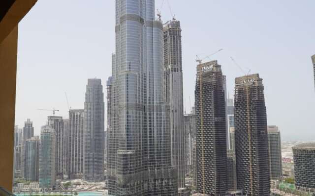 SuperHost - Lofty Studio with Breathtaking Burj Khalifa View