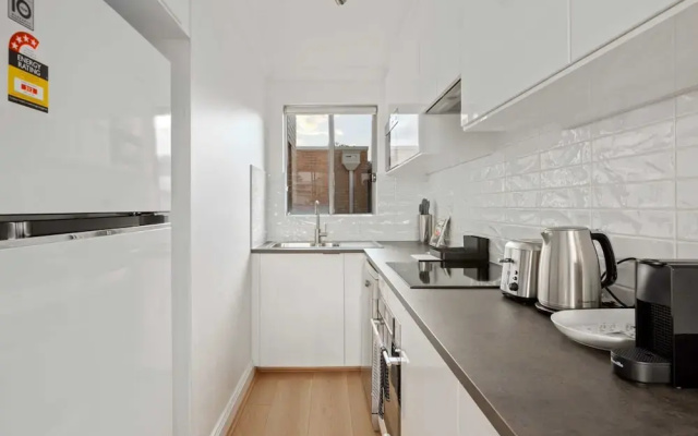 Stylish 1-bed Apartment Near Manly Beach