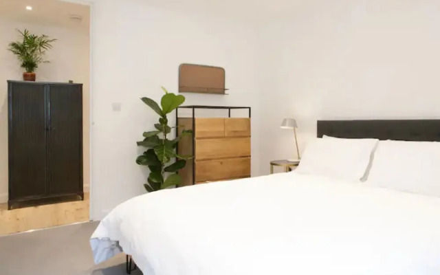 Shoreditch - Immaculate 2 Bedrooms Flat For 6