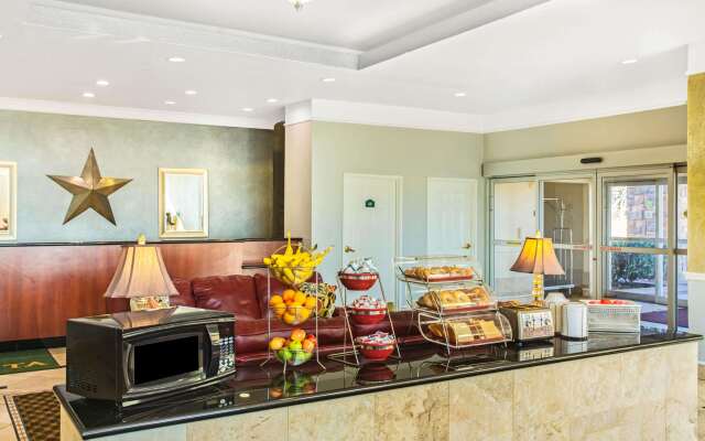 La Quinta Inn & Suites by Wyndham Belton - Temple South