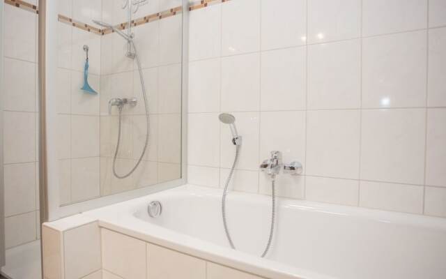 Bright Flat in Neuastenberg With Terrace