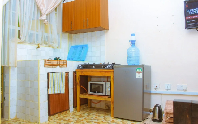 Airport Transit Studio Apartments