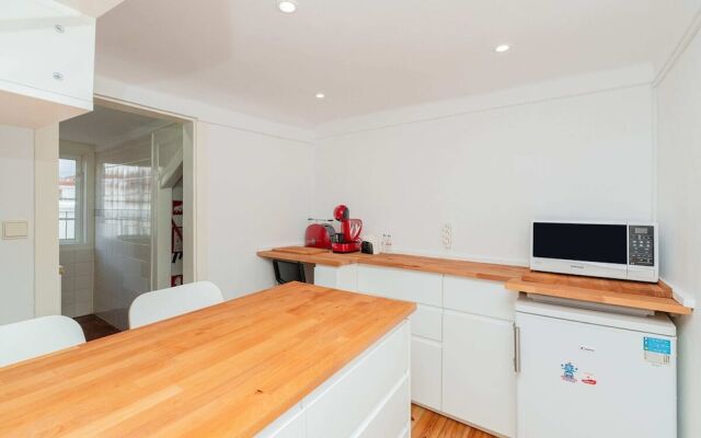 Attic Apartment With Balcony in Bairro Alto