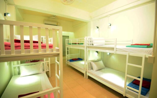 Phi Phi Bucket Hostel