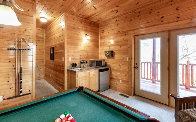 SmokyStays 5 Bedroom Cabin