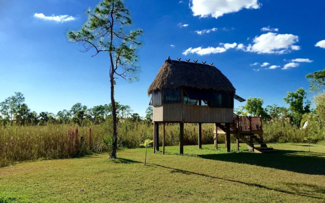 Everglades Chickee Cottages - Ochopee