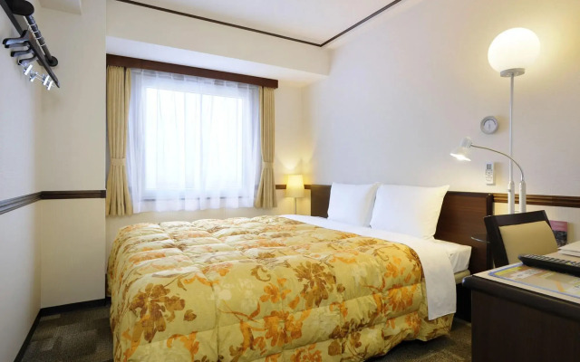 Toyoko Inn Okinawa Naha Kokusai Dori Miebashi Station
