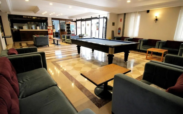 Отель Montania Town