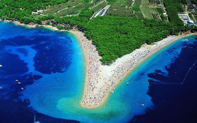 Holiday home Tomy- near Zlatni rat