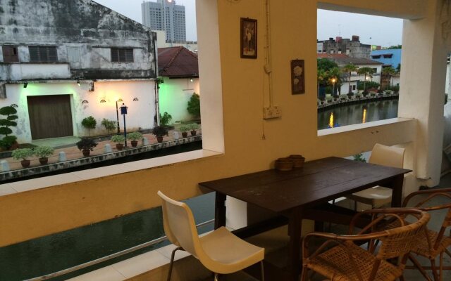 River One Residence - Hostel