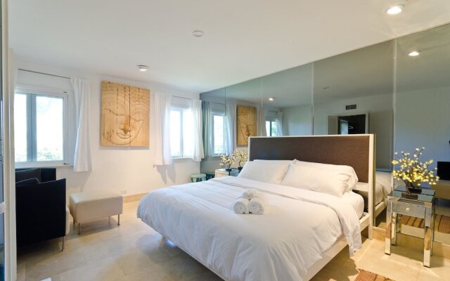 LA128 2 Bedroom Apartment By Senstay