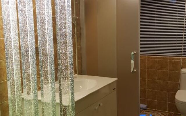 Shiyou Theme Smart Apartment (Dali Railway Station)