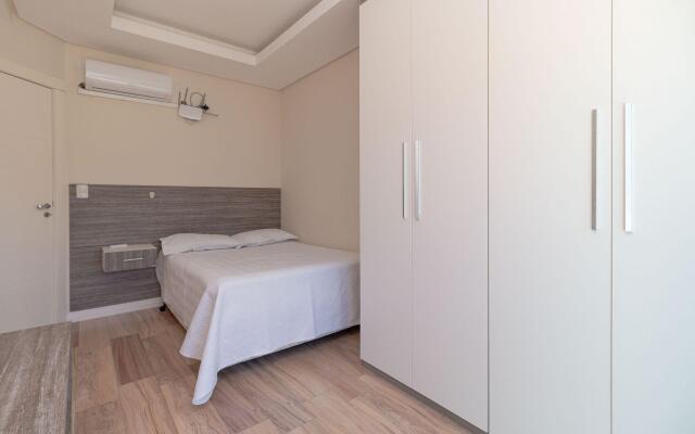 Aluguel Cobertura 4 suítes Vista Mar Jacuzzi Bombas SC