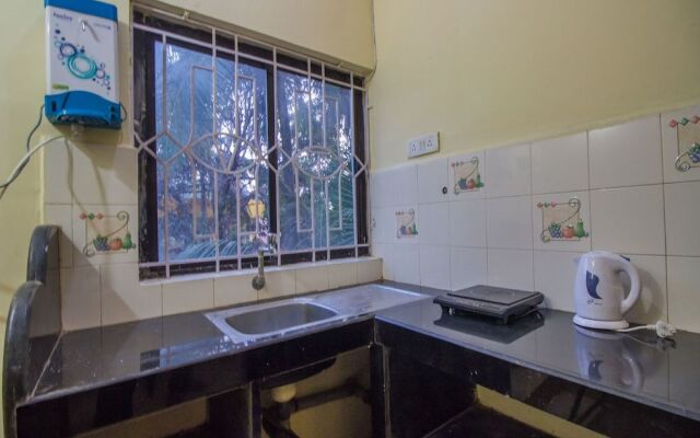 OYO 12041 Home Bright Studio Candolim Beach