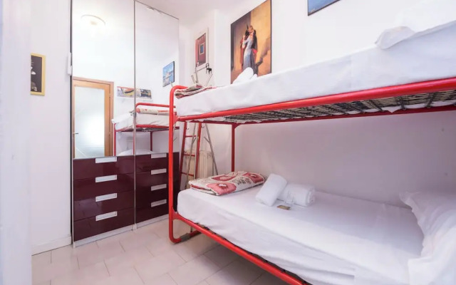 Bright Flat with Terrace near the Beach