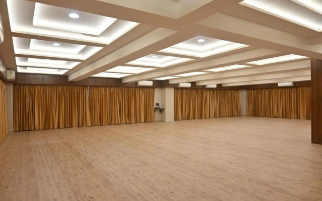 Hotel Privya Rooms and banquet Surat