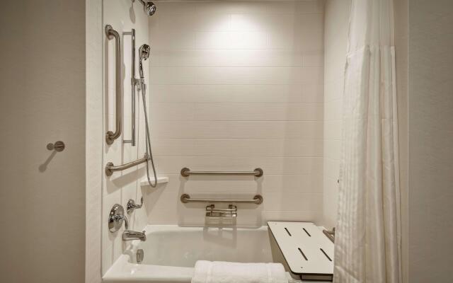 Hilton Garden Inn Lansing West