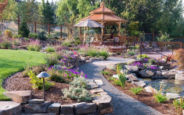 Country Willows Inn and Estate